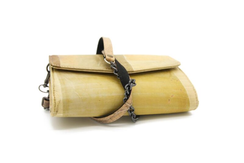 Clutch vegan aus Bananenblättern