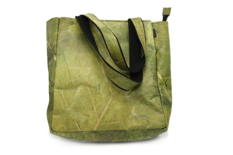 Handtasche aus Blättern in grün schmal 01 Handtasche aus Blättern in grün schmal 01